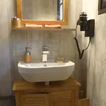 Bed & Breakfast Les Pucines T2 Bas De 3*