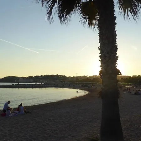 Les Pucines T2 Bas De * Six-Fours-les-Plages