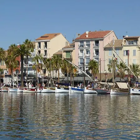 Les Pucines T2 Bas De Bed & Breakfast *
