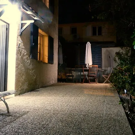 Bed & Breakfast Les Pucines T2 Bas De *
