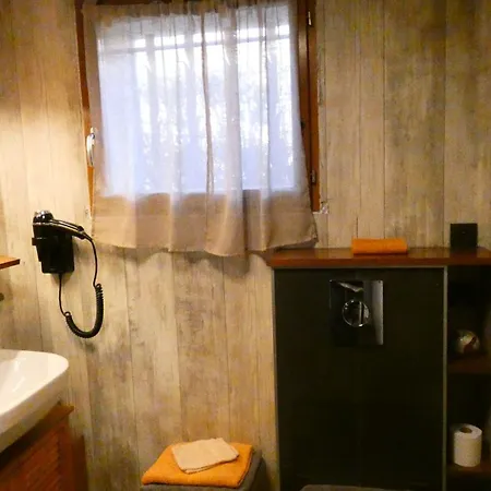 Oda ve Kahvaltı Les Pucines T2 Bas De 3*